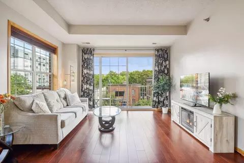 3310 Nicollet Ave #302, Minneapolis, MN 55408