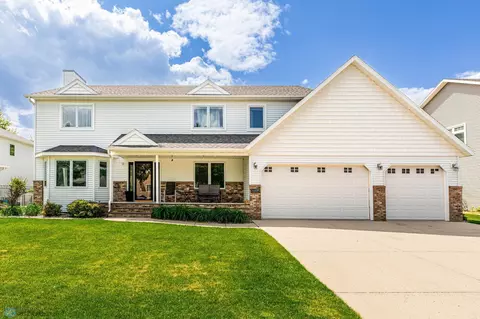 4408 Riverwood Dr N, Fargo, ND 58102