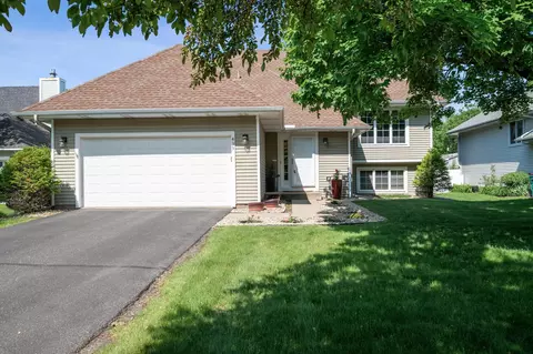 435 Glacier Ln N, Plymouth, MN 55447
