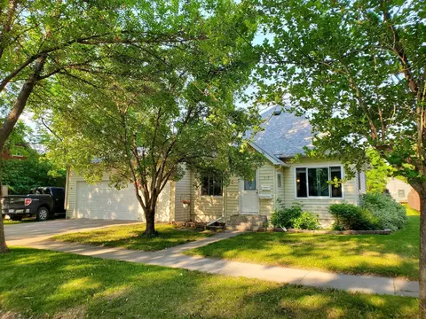 319 Jackson Ave, Crookston, MN 56716
