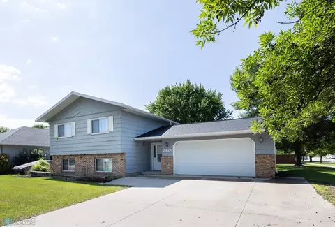 2426 34 12 Ave S, Fargo, ND 58104
