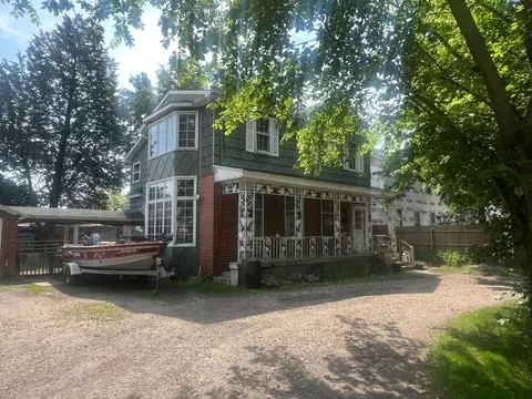 321 7th St SW, Willmar, MN 56201