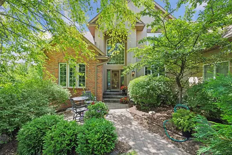 6636 Brenden Ct, Chanhassen, MN 55317