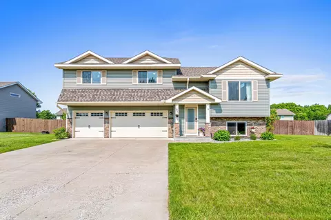 38006 Harvester Ave, North Branch, MN 55056