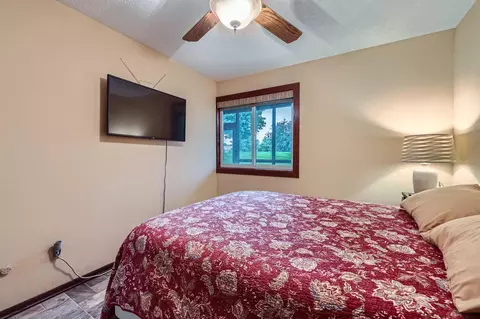 Bedroom - 3420 Golfview Dr #117, Eagan, MN 55123 photo 4 of 6