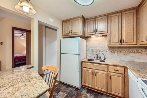 3420 Golfview Dr #117, Eagan, MN 55123