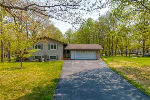 33240 Gary Dr, Grand Rapids, MN 55744