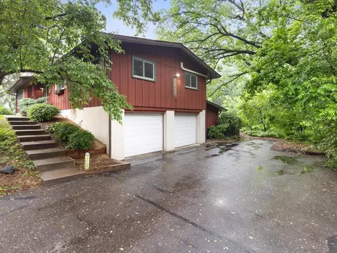 800 Ithaca Ln N, Plymouth, MN 55447