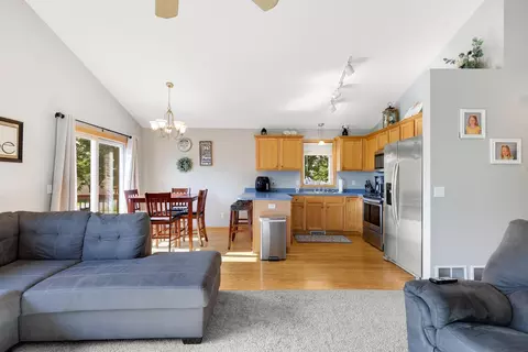817 12th St, Farmington, MN 55024