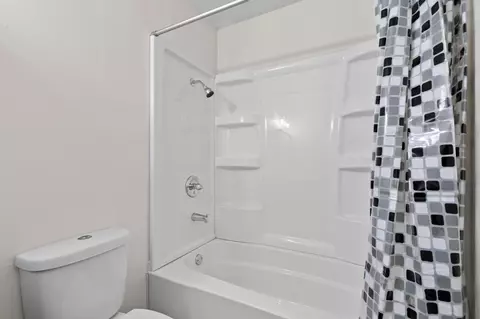 Bath - 4100 Meadowlark Ln, Eagan, MN 55122 photo 3 of 3