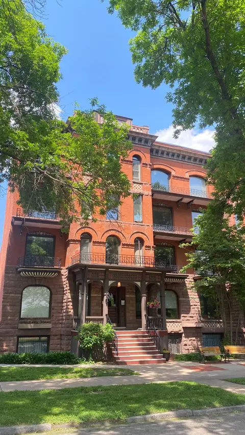 703 Laurel Ave #4W, Saint Paul, MN 55104