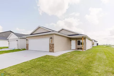 6782 68th St S, Horace, ND 58047