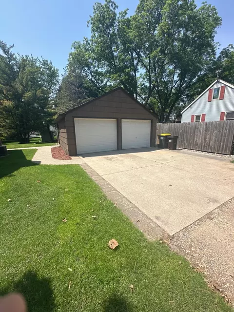 2004 7th St SW, Willmar, MN 56201 photo 3