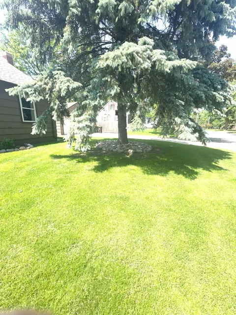 2004 7th St SW, Willmar, MN 56201 photo 2