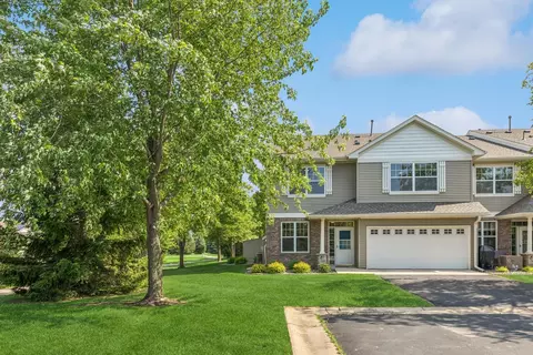 1582 Independence Dr, Northfield, MN 55057