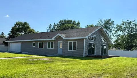 726 Dandrew Ln, Detroit Lakes, MN 56501