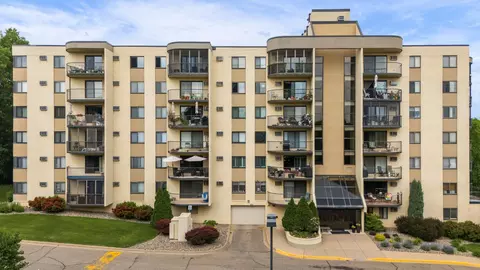 1111 Elway St #305, Saint Paul, MN 55116