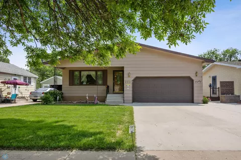 225 Morrison St, West Fargo, ND 58078