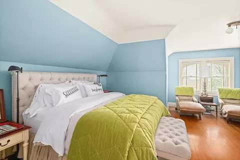 Bedroom - 2401 E 5th St, Duluth, MN 55812 photo 8 of 8