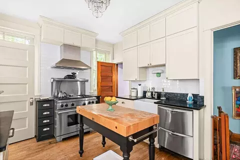 Kitchen - 2401 E 5th St, Duluth, MN 55812 photo 2 of 4
