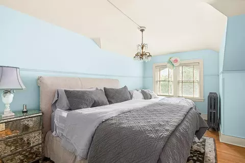 Bedroom - 2401 E 5th St, Duluth, MN 55812 photo 7 of 8