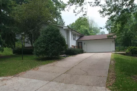 7065 Windgate Rd, Woodbury, MN 55125
