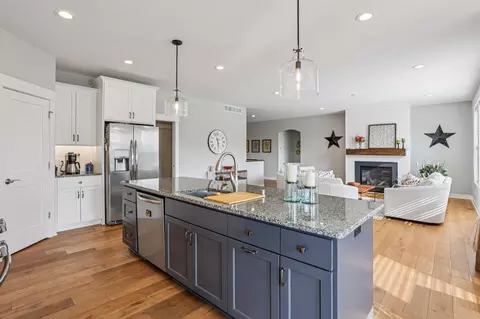 Kitchen - 3757 Independence Rd, Maple Plain, MN 55359 photo 3 of 4