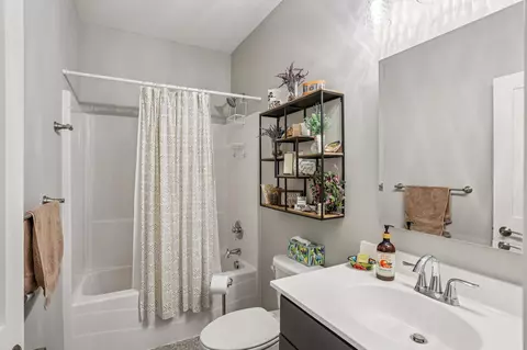 Bath - 3757 Independence Rd, Maple Plain, MN 55359 photo 3 of 4