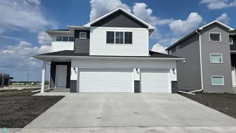 6626 Belding Dr S, Fargo, ND 58104