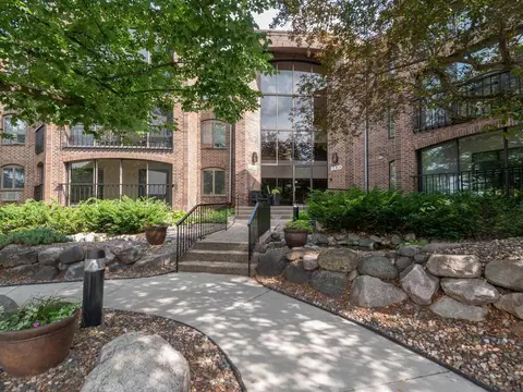 8430 Pennsylvania Rd #313, Bloomington, MN 55438