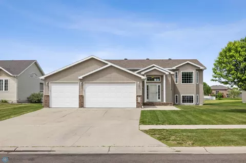 4781 47th Ave S, Fargo, ND 58104
