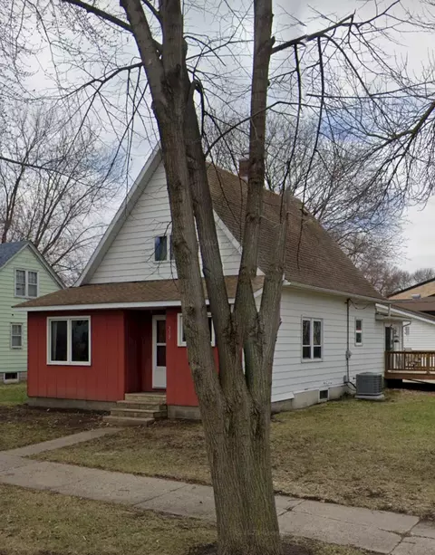 319 3rd St, Gaylord, MN 55334