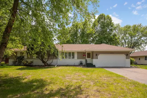 15005 31st Ave N, Plymouth, MN 55447