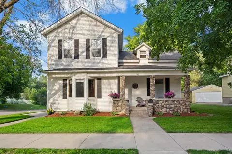 827 Central Ave N, Faribault, MN 55021