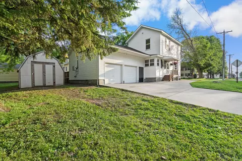Exterior - 827 Central Ave N, Faribault, MN 55021 photo 3 of 7