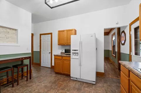 Entry Way - 827 Central Ave N, Faribault, MN 55021 photo 1 of 2