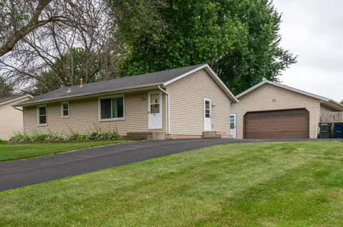 5916 Upper 183rd St W, Farmington, MN 55024