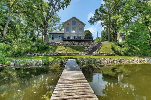 565 Brooks Lake Rd NW, Cokato, MN 55321