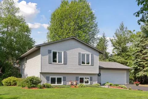 10464 Devonshire Pl, Eden Prairie, MN 55347