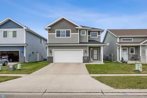 2752 11th St W, West Fargo, ND 58078