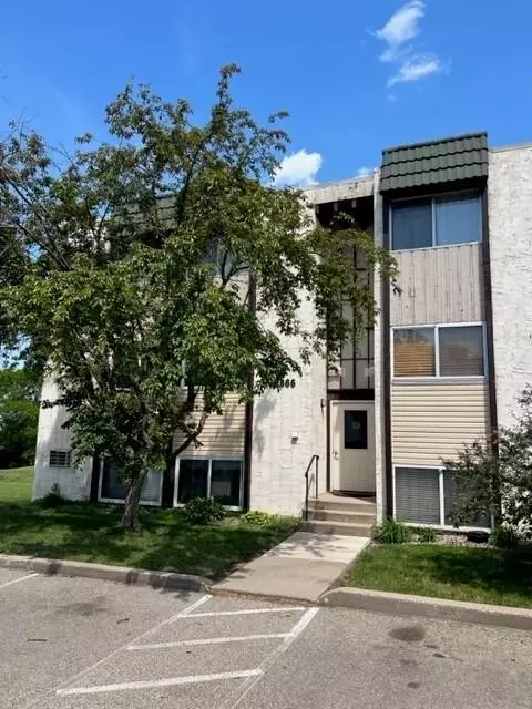 12866 Nicollet Ave S #302, Burnsville, MN 55337