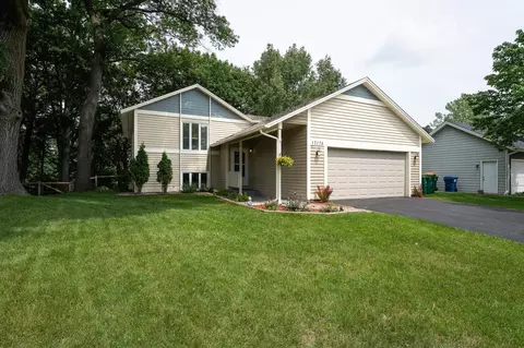 17175 Jordan Ct, Lakeville, MN 55044