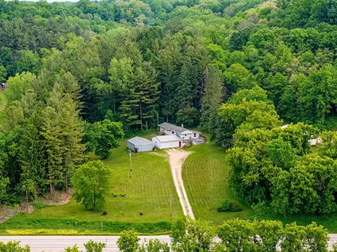 w7324 Wisconsin 65, Beldenville, WI 54003