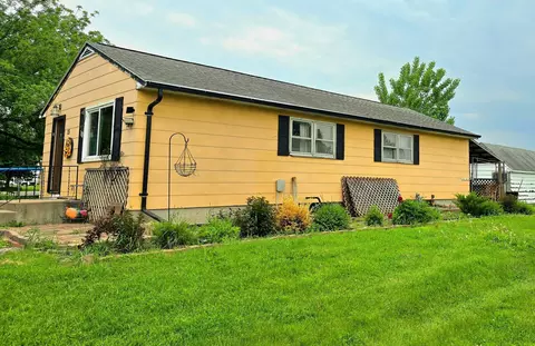 15 2nd St SE, Fairfax, MN 55332