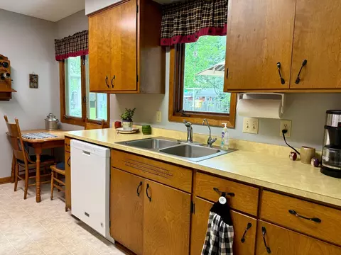809 15th St SW, Willmar, MN 56201 photo 5