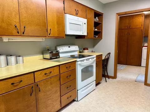 809 15th St SW, Willmar, MN 56201 photo 7