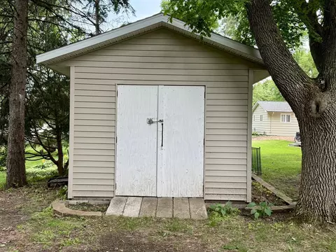 809 15th St SW, Willmar, MN 56201 photo 23