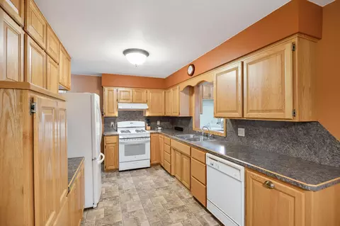 1004 N Main St, Winthrop, MN 55396 photo 7