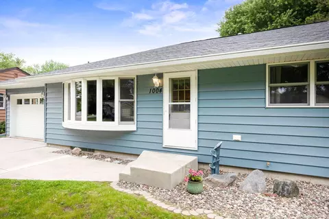 1004 N Main St, Winthrop, MN 55396 photo 2