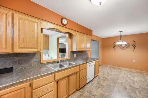 1004 N Main St, Winthrop, MN 55396 photo 9